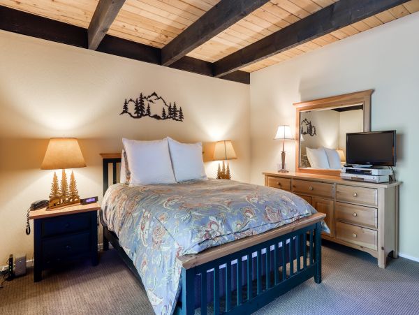 Lake Tahoe North Shore Home 978978