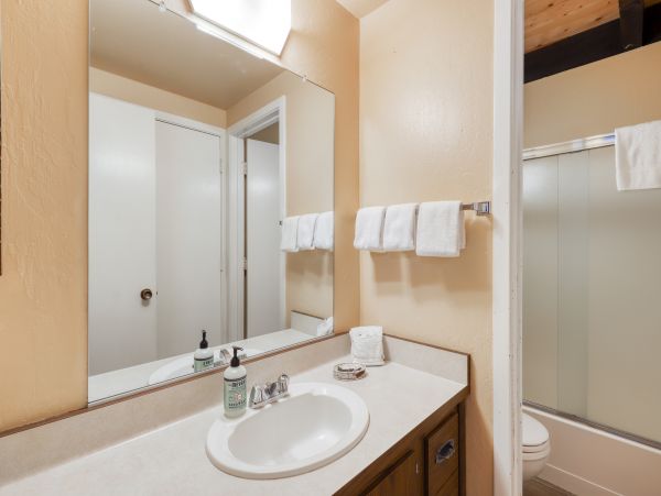 Lake Tahoe North Shore Home 978978