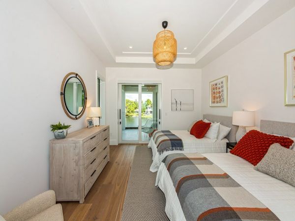 Lakefront Four Bedroom Vacation Home in Naples