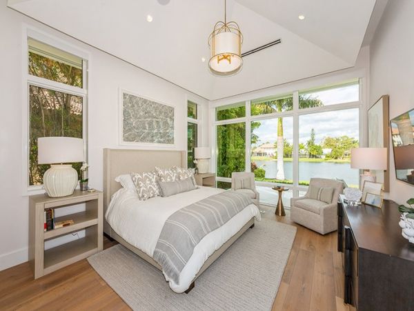 Lakefront Four Bedroom Vacation Home in Naples