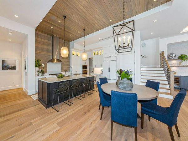 Lakefront Four Bedroom Vacation Home in Naples