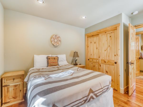 Lake Tahoe North Shore Home 978983