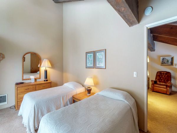 Lake Tahoe North Shore Home 978989