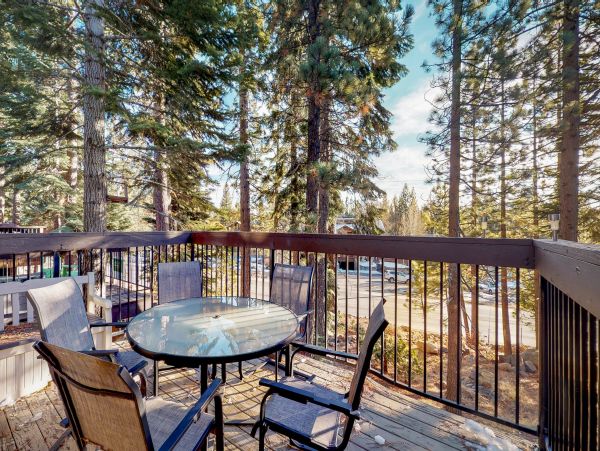 Lake Tahoe North Shore Home 979080