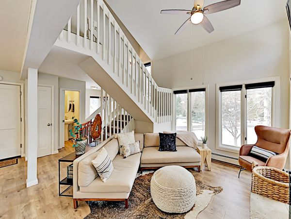 Five Bedroom Avon Vacation Condo With Mountain Views