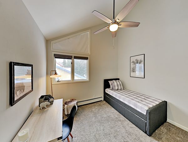 Five Bedroom Avon Vacation Condo With Mountain Views