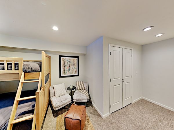 Five Bedroom Avon Vacation Condo With Mountain Views