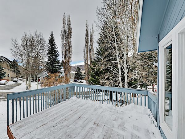 Five Bedroom Avon Vacation Condo With Mountain Views