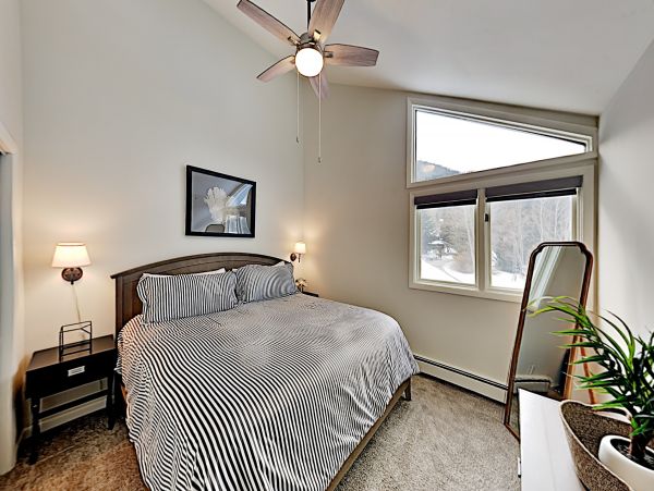 Five Bedroom Avon Vacation Condo With Mountain Views