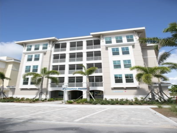Three Bedroom Bradenton Vacation Condo With Lagoon View