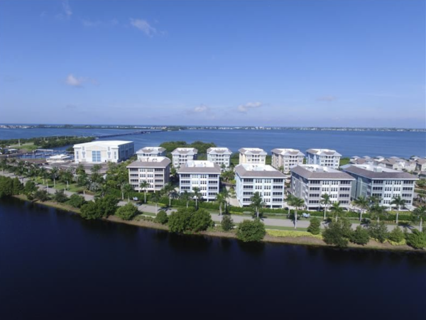 Three Bedroom Bradenton Vacation Condo With Lagoon View