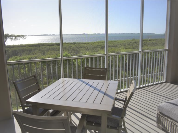 Three Bedroom Bradenton Vacation Condo With Lagoon View