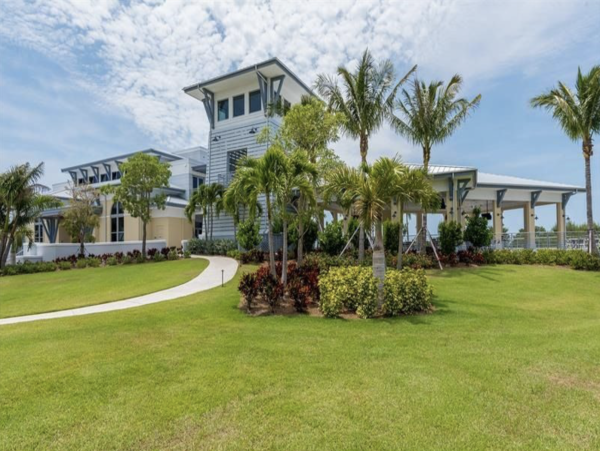 Three Bedroom Bradenton Vacation Condo With Lagoon View