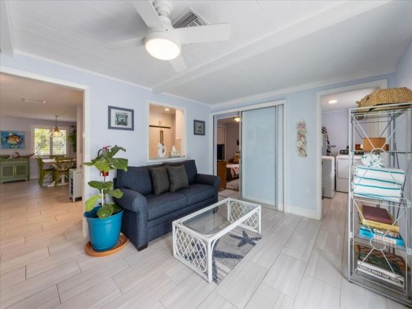 Three Bedroom Holmes Beach Vacation Home Walk to Beach