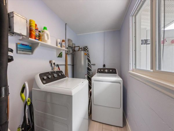 Three Bedroom Holmes Beach Vacation Home Walk to Beach