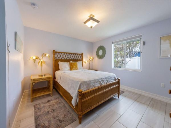 Three Bedroom Holmes Beach Vacation Home Walk to Beach