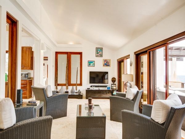 Anguilla Home 979287