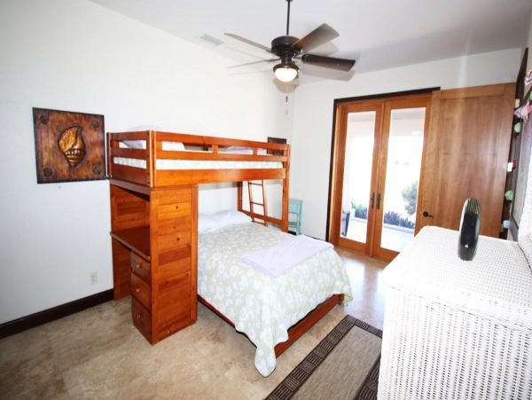 Bahamas Home 979296