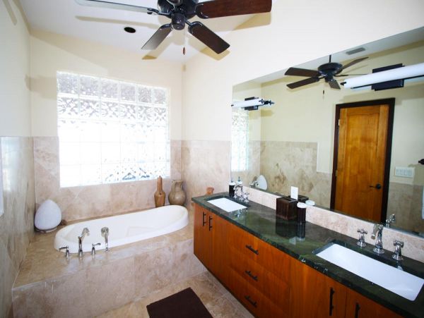 Bahamas Home 979296