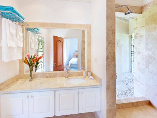 Barbados Home 979377