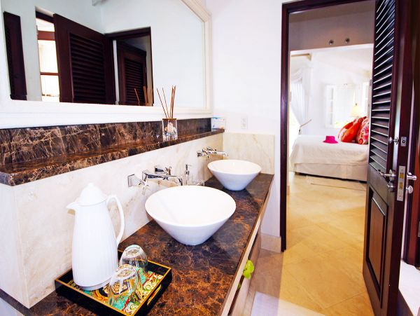 Barbados Home 979415