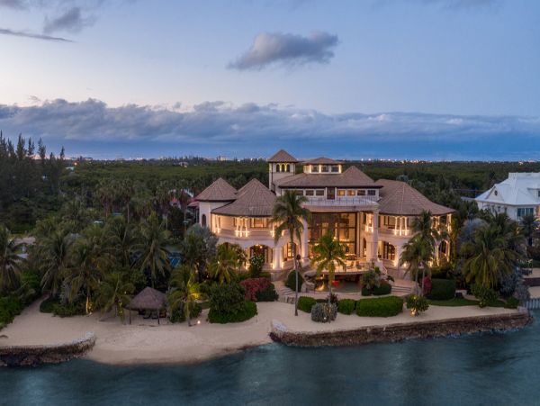 Cayman Islands Home 979509