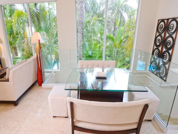 Cayman Islands Home 979526