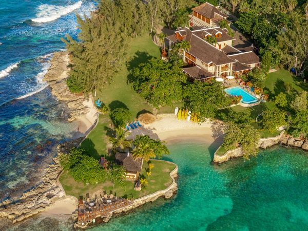 Jamaica Home 979535