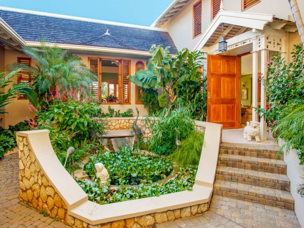 Jamaica Home 979535