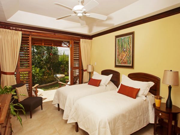 Jamaica Home 979537