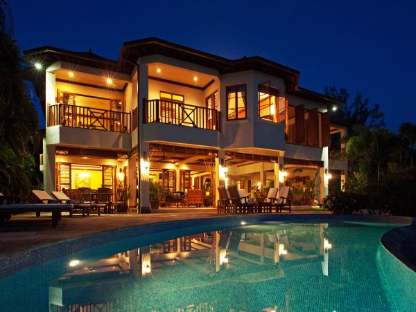 Jamaica Home 979537