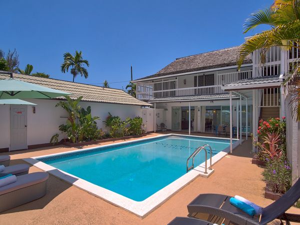Jamaica Home 979543