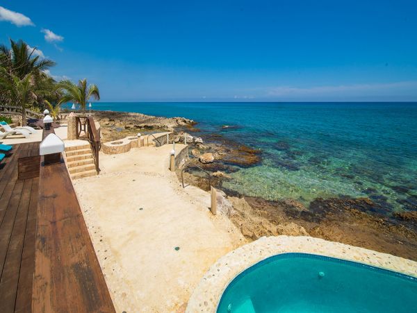 Jamaica Home 979545