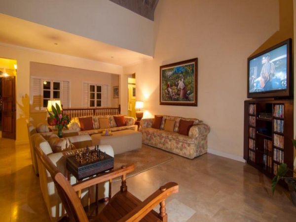 Jamaica Home 979555