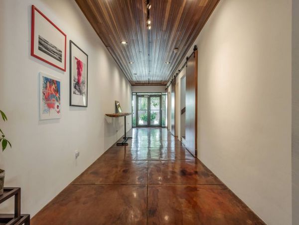 Historic Hyde Park Vacation Home with Lap Pool