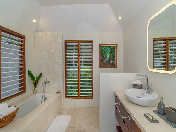 Jamaica Home 979580