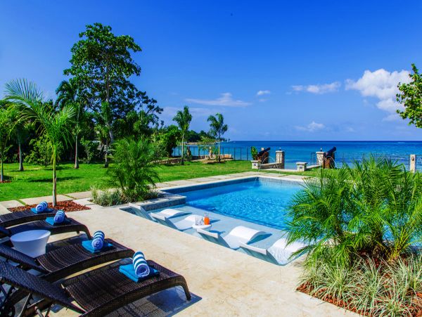 Jamaica Home 979608