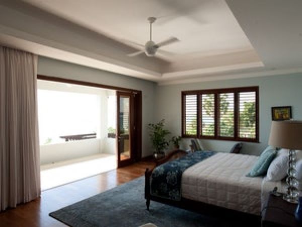 JAMAICA 7 BEDROOM BEACHFRONT POOL HOME