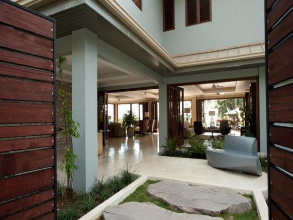 JAMAICA 7 BEDROOM BEACHFRONT POOL HOME
