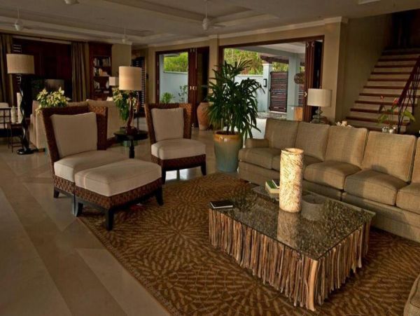 JAMAICA 7 BEDROOM BEACHFRONT POOL HOME