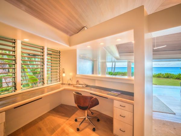 On Beach 3 Bedroom Vacation Home plus Guest House Sleeps 8