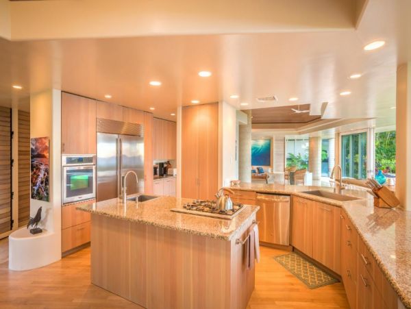 On Beach 3 Bedroom Vacation Home plus Guest House Sleeps 8