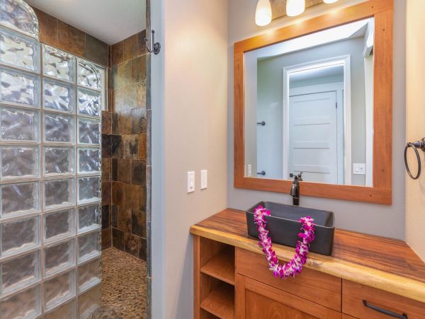 Luxury Four Bedroom Princeville Vacation Villa 10 Guests