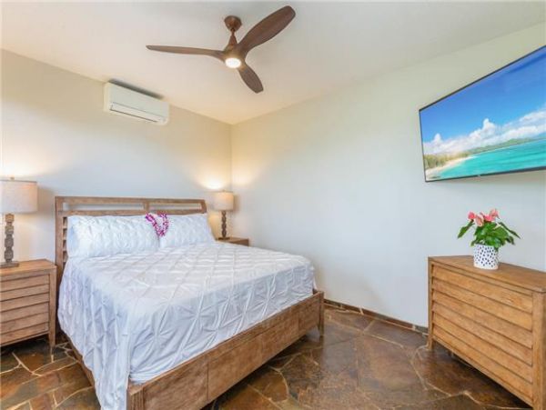 Luxury Four Bedroom Princeville Vacation Villa 10 Guests