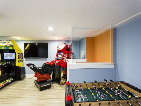 Luxury 10 Bedroom Vacation Home with Amazing Amenities