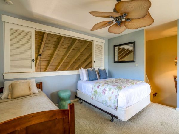 Tropical 2 Bedroom Condo Short Walk to Beach
