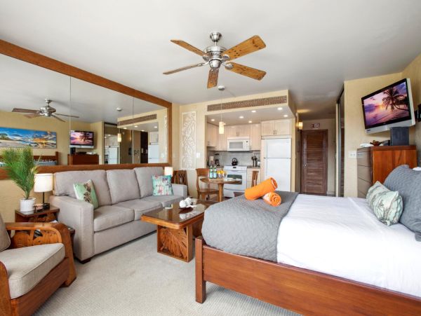 Maui Vacation Rental - Oceanfront Studio on Napili-Honokowai Coast