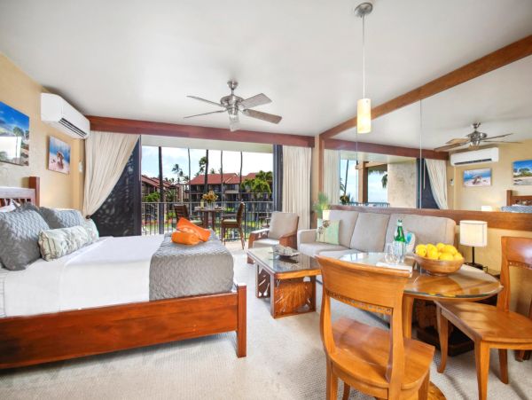 Maui Vacation Rental - Oceanfront Studio on Napili-Honokowai Coast