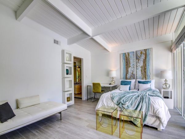 Luxury Canal View Fort Lauderdale Vacation Home with Pool