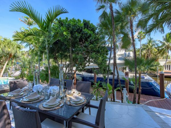 Luxury Canal View Fort Lauderdale Vacation Home with Pool